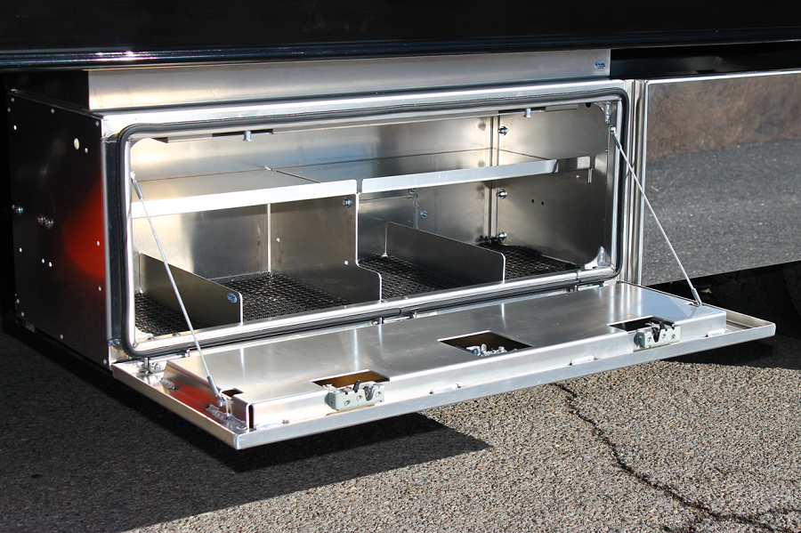 ITD1279-Lower-Shelf-Tool-Box-Divider_InUseNoTools 툴 박스 칸막이